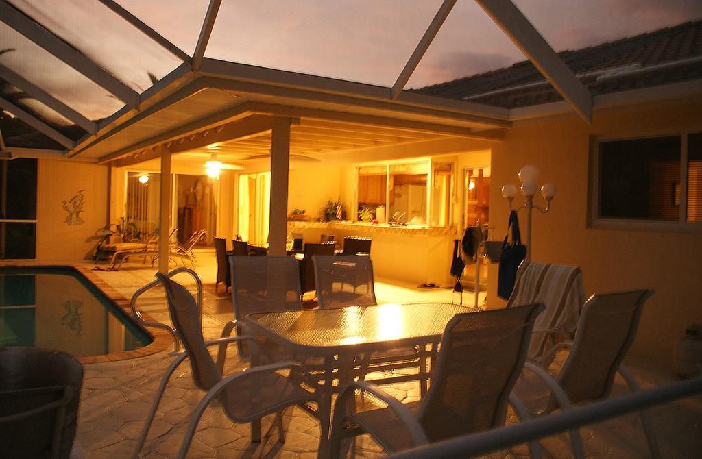 Villa Catalina Isles - Holidays In Paradise Кейп-Корал Екстер'єр фото
